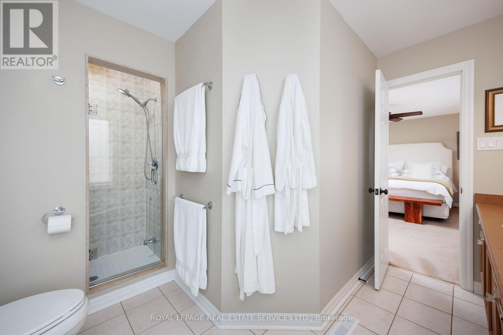 












1392 PINECLIFF ROAD

,
Oakville,




Ontario
L6M3Z1

