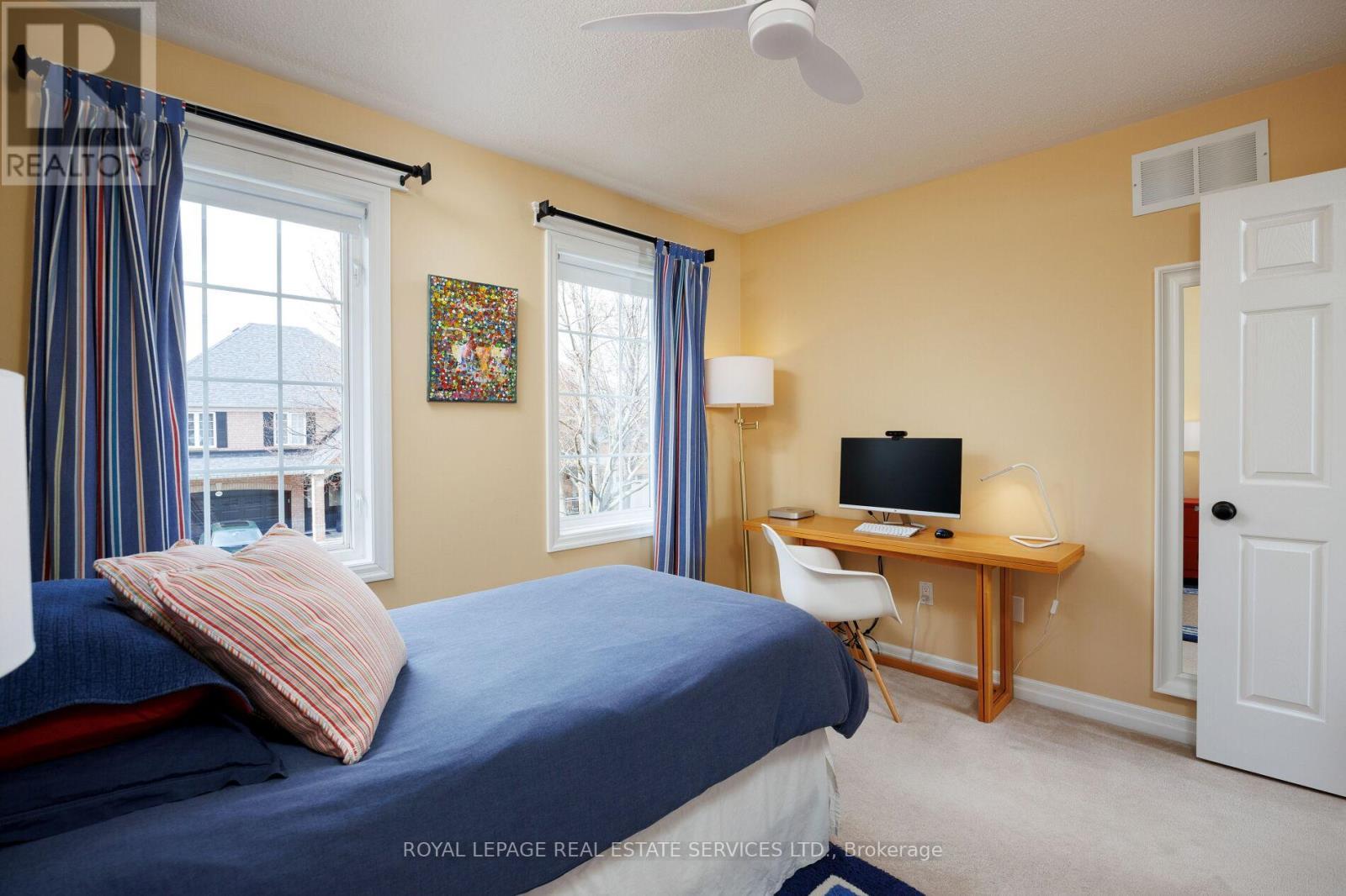 












1392 PINECLIFF ROAD

,
Oakville,




Ontario
L6M3Z1


