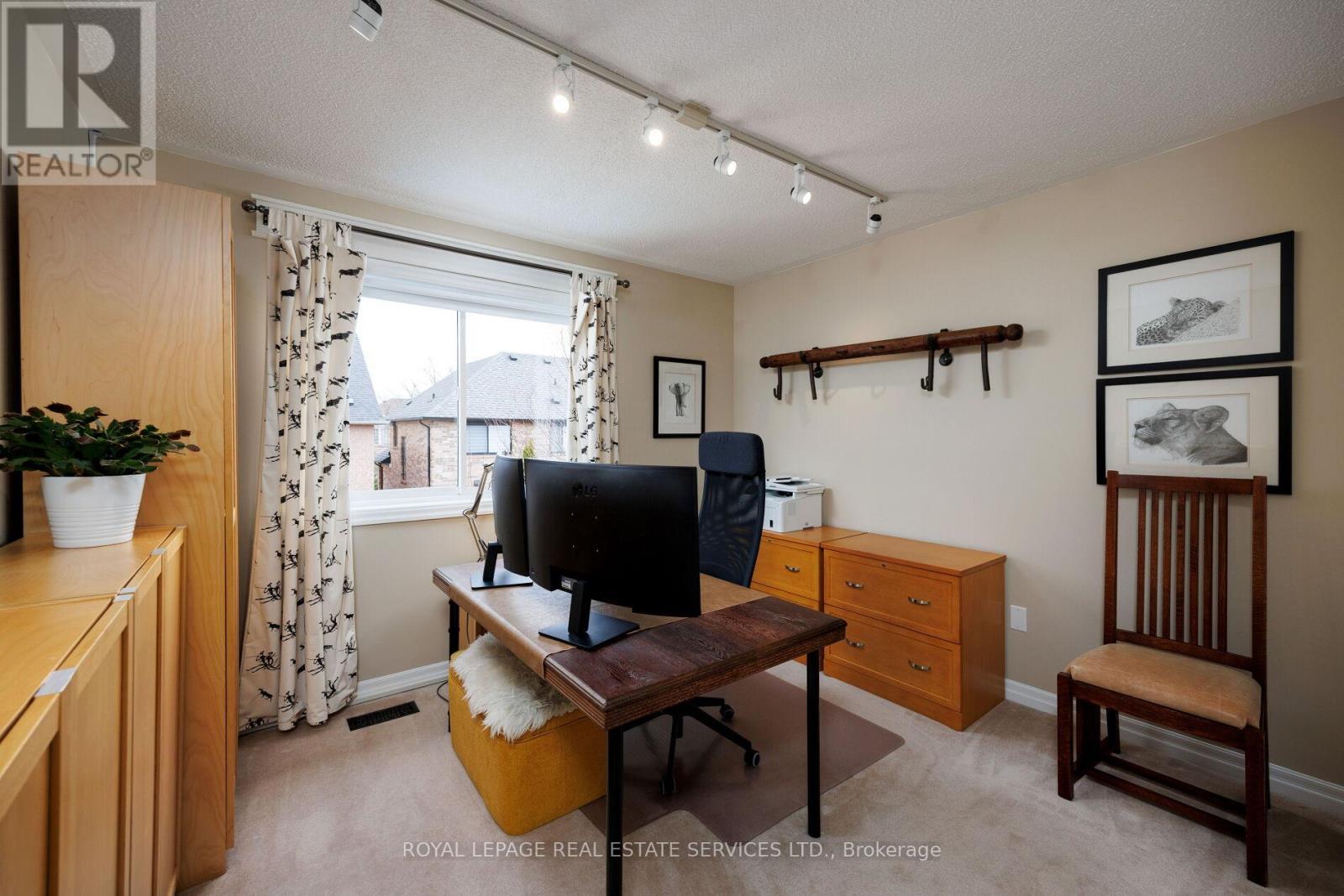 












1392 PINECLIFF ROAD

,
Oakville,




Ontario
L6M3Z1

