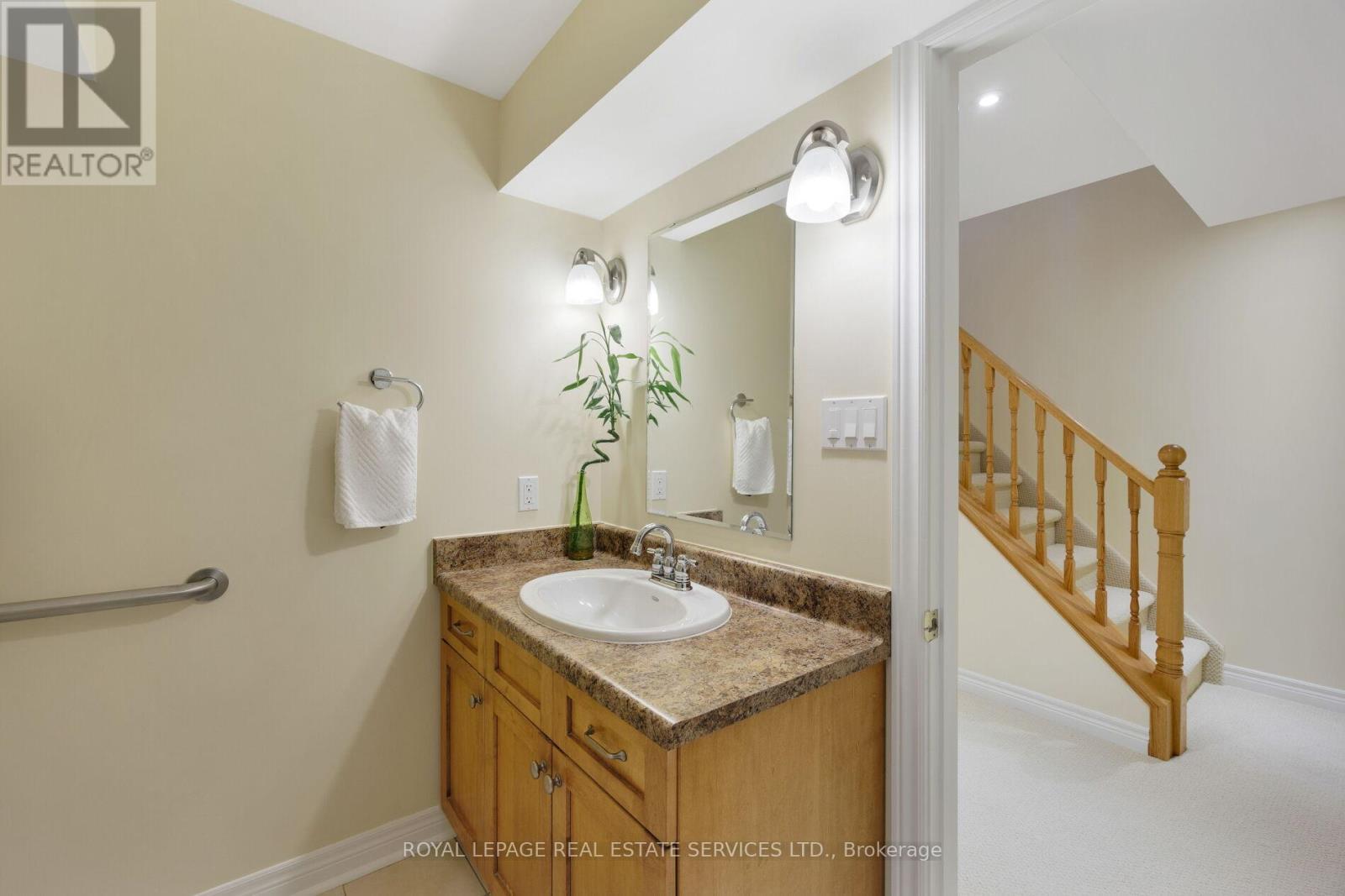 












1392 PINECLIFF ROAD

,
Oakville,




Ontario
L6M3Z1

