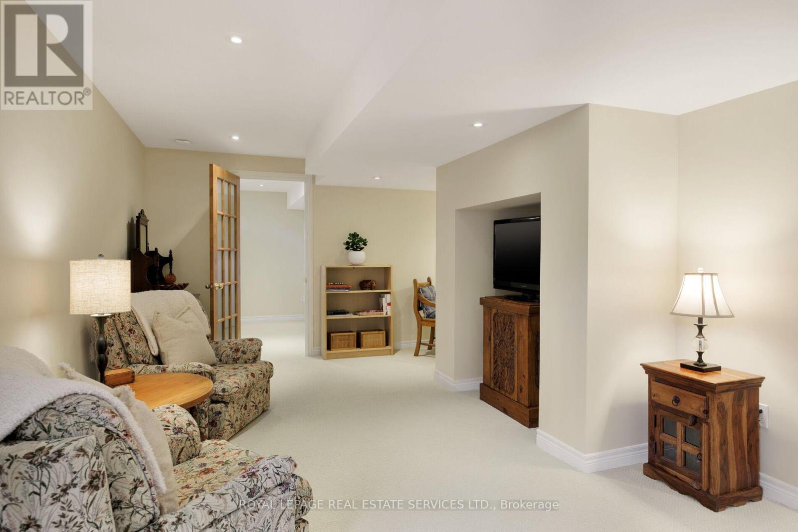 












1392 PINECLIFF ROAD

,
Oakville,




Ontario
L6M3Z1

