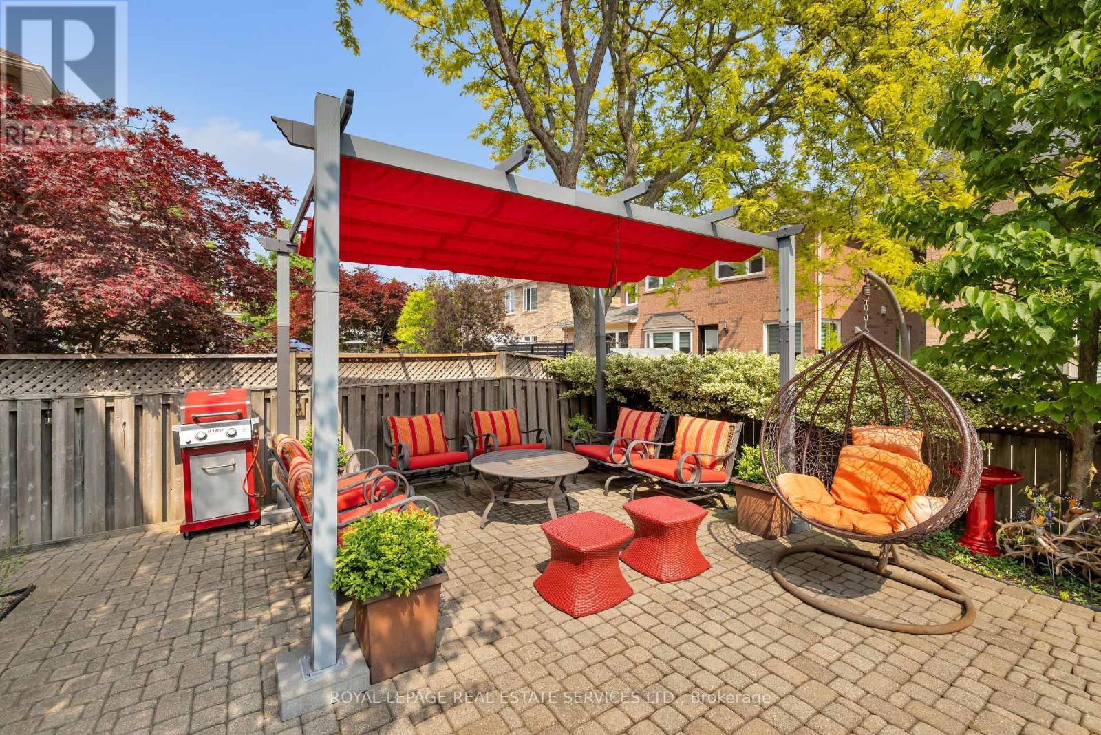 












1392 PINECLIFF ROAD

,
Oakville,




Ontario
L6M3Z1

