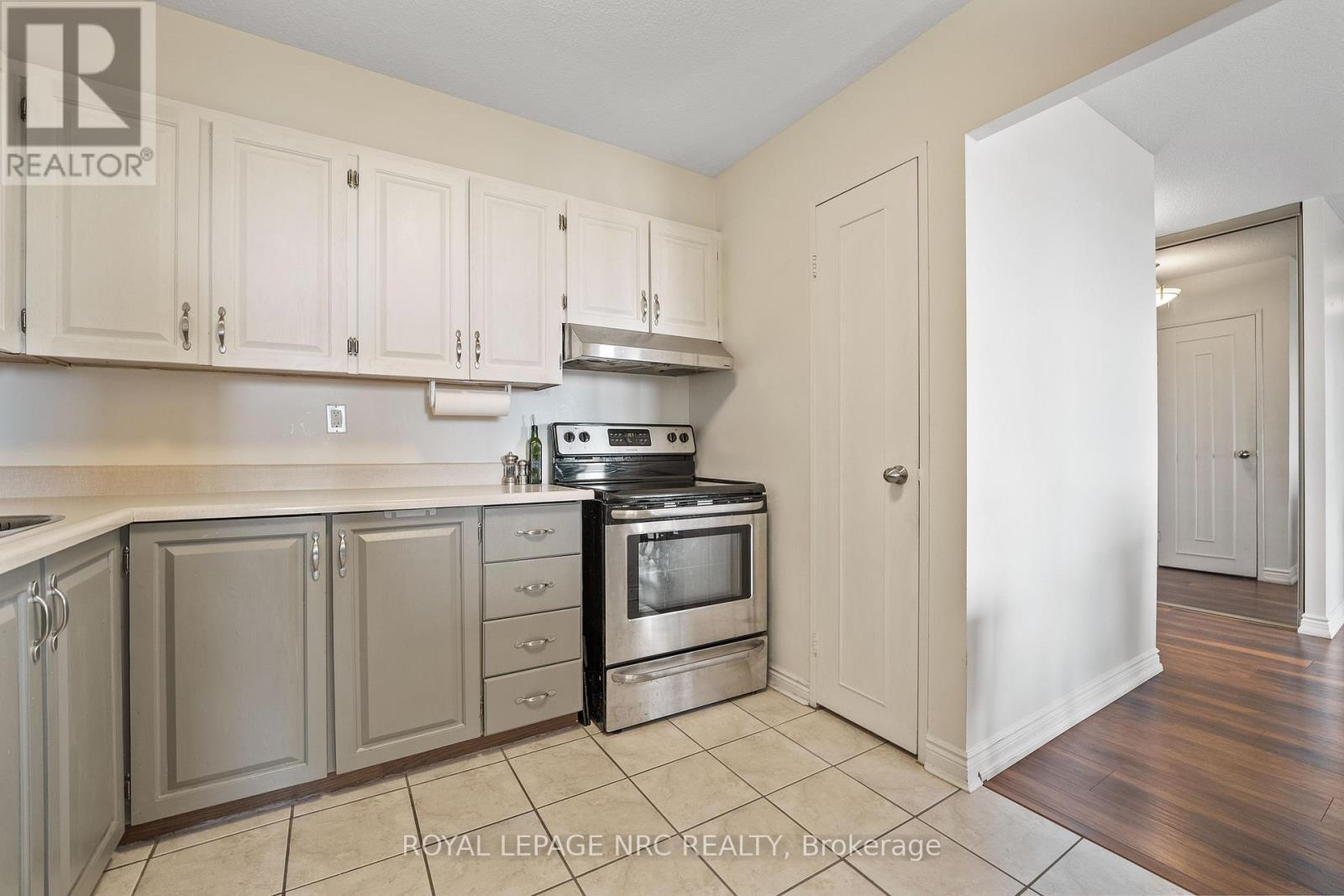 












1414 - 500 GREEN ROAD

,
Hamilton,




Ontario
L8E3M6

