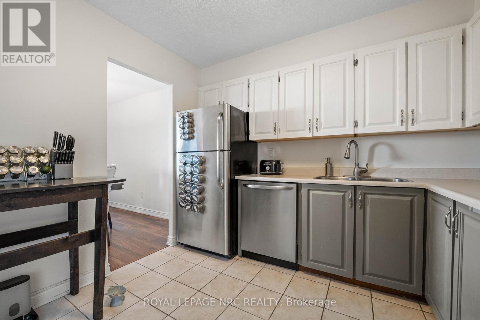 












1414 - 500 GREEN ROAD

,
Hamilton,




Ontario
L8E3M6


