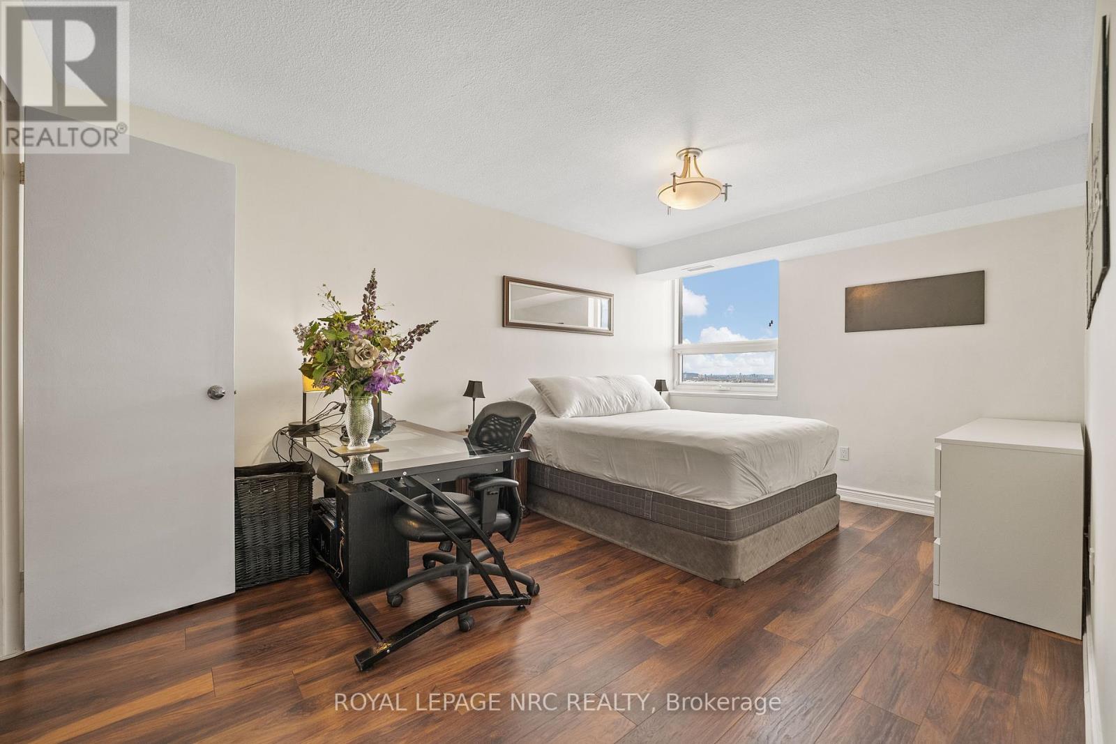 












1414 - 500 GREEN ROAD

,
Hamilton,




Ontario
L8E3M6

