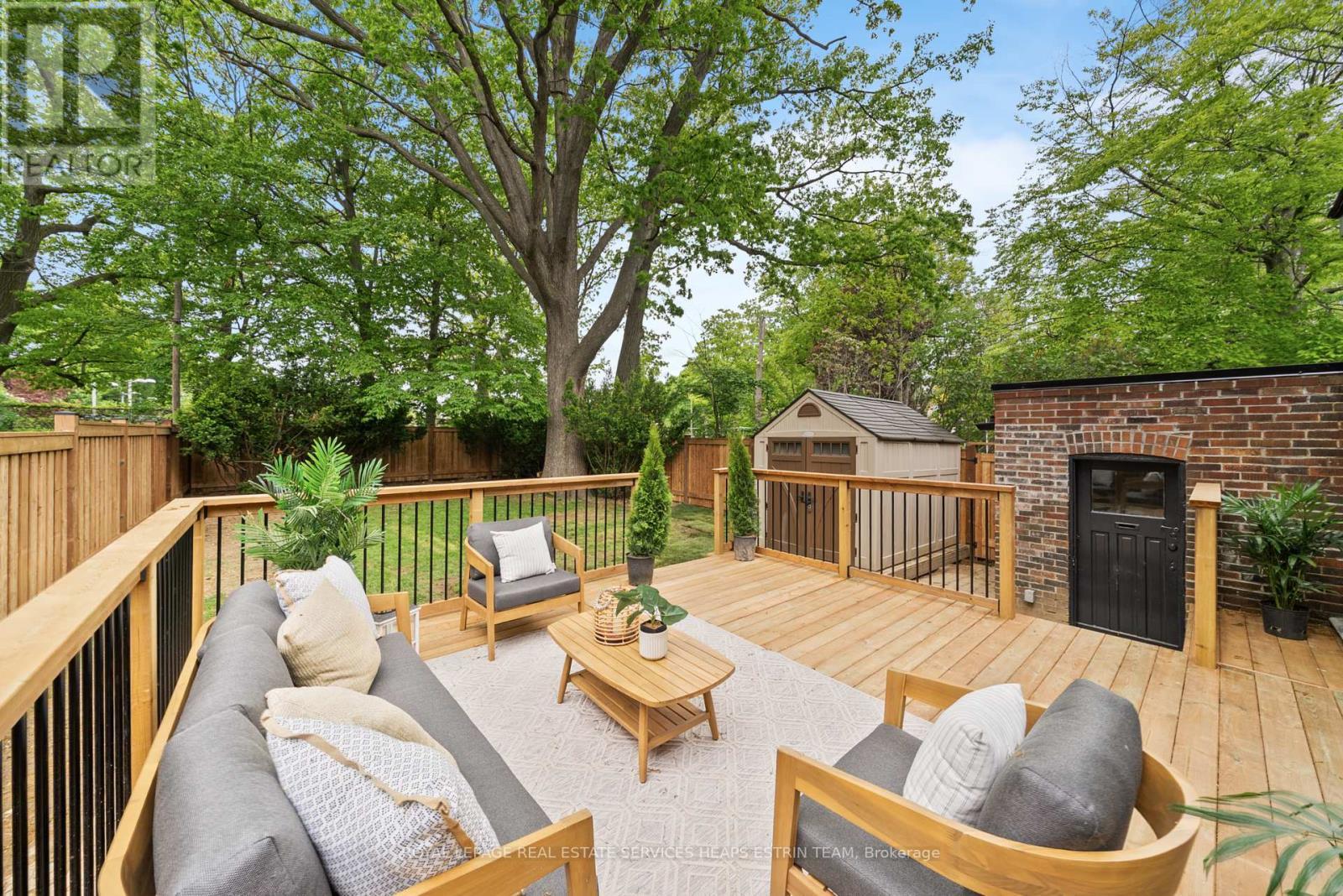 












156 WELLAND AVENUE

,
Toronto,




Ontario
M4T2J7

