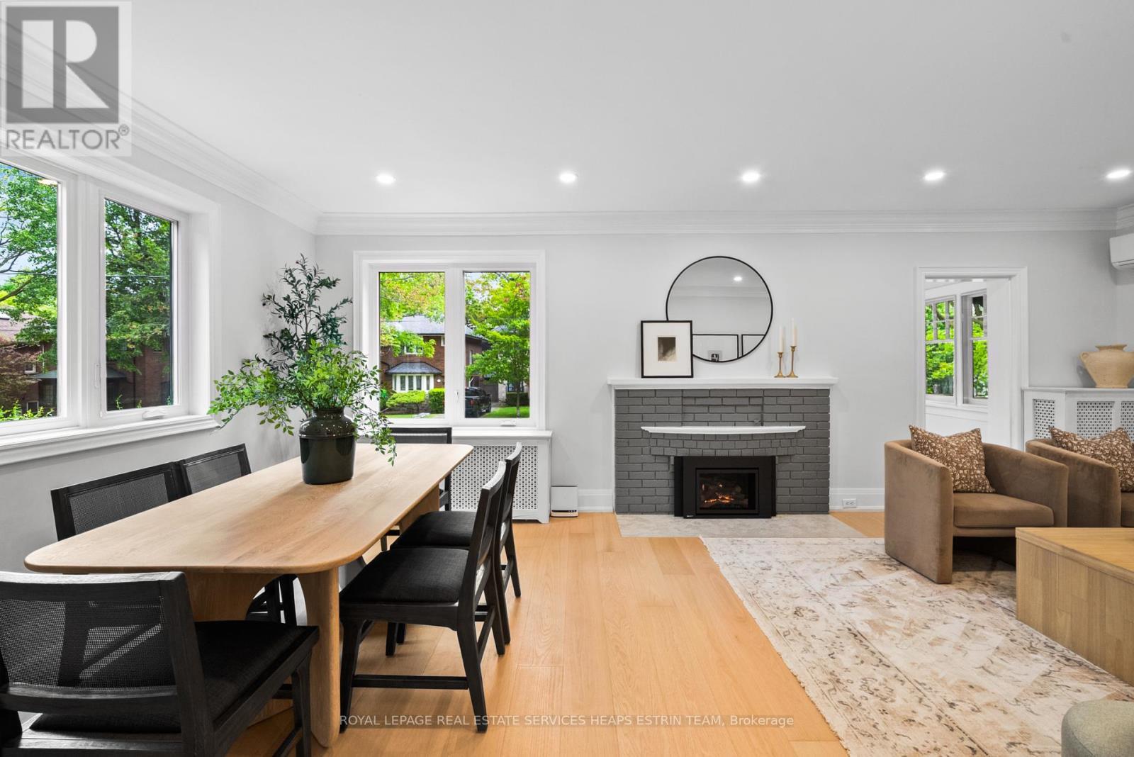 












156 WELLAND AVENUE

,
Toronto,




Ontario
M4T2J7


