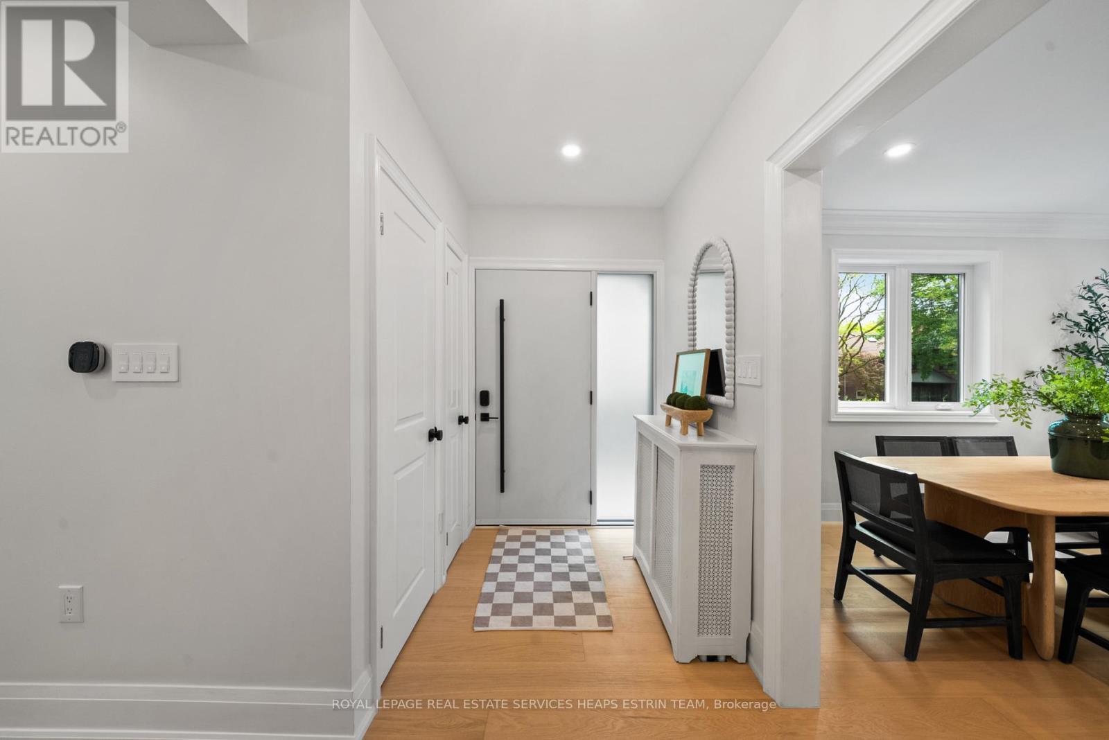 












156 WELLAND AVENUE

,
Toronto,




Ontario
M4T2J7

