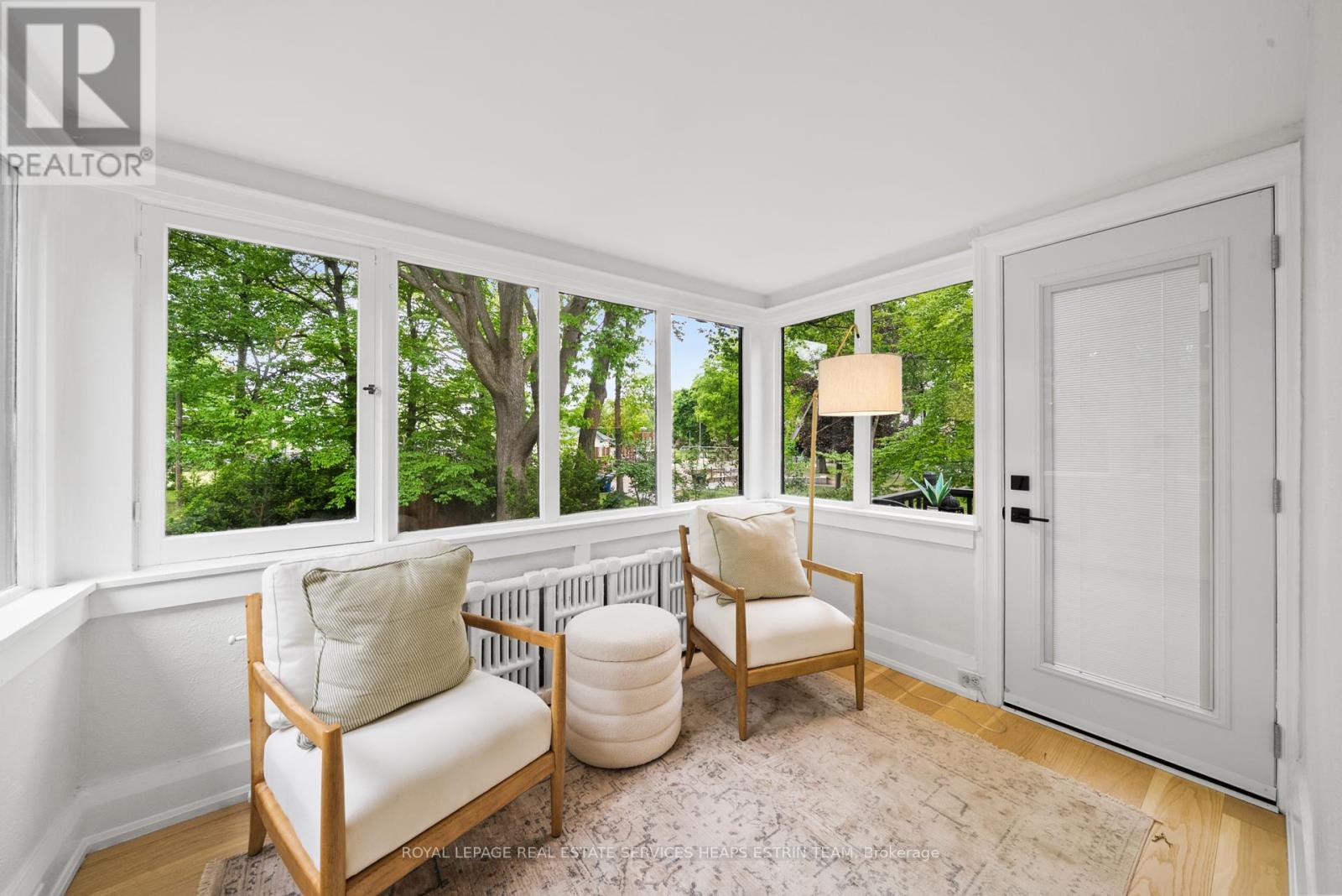 












156 WELLAND AVENUE

,
Toronto,




Ontario
M4T2J7

