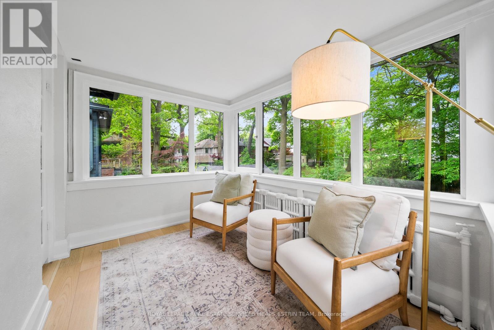 












156 WELLAND AVENUE

,
Toronto,




Ontario
M4T2J7

