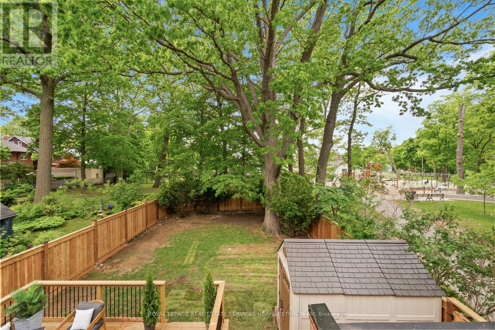 












156 WELLAND AVENUE

,
Toronto,




Ontario
M4T2J7

