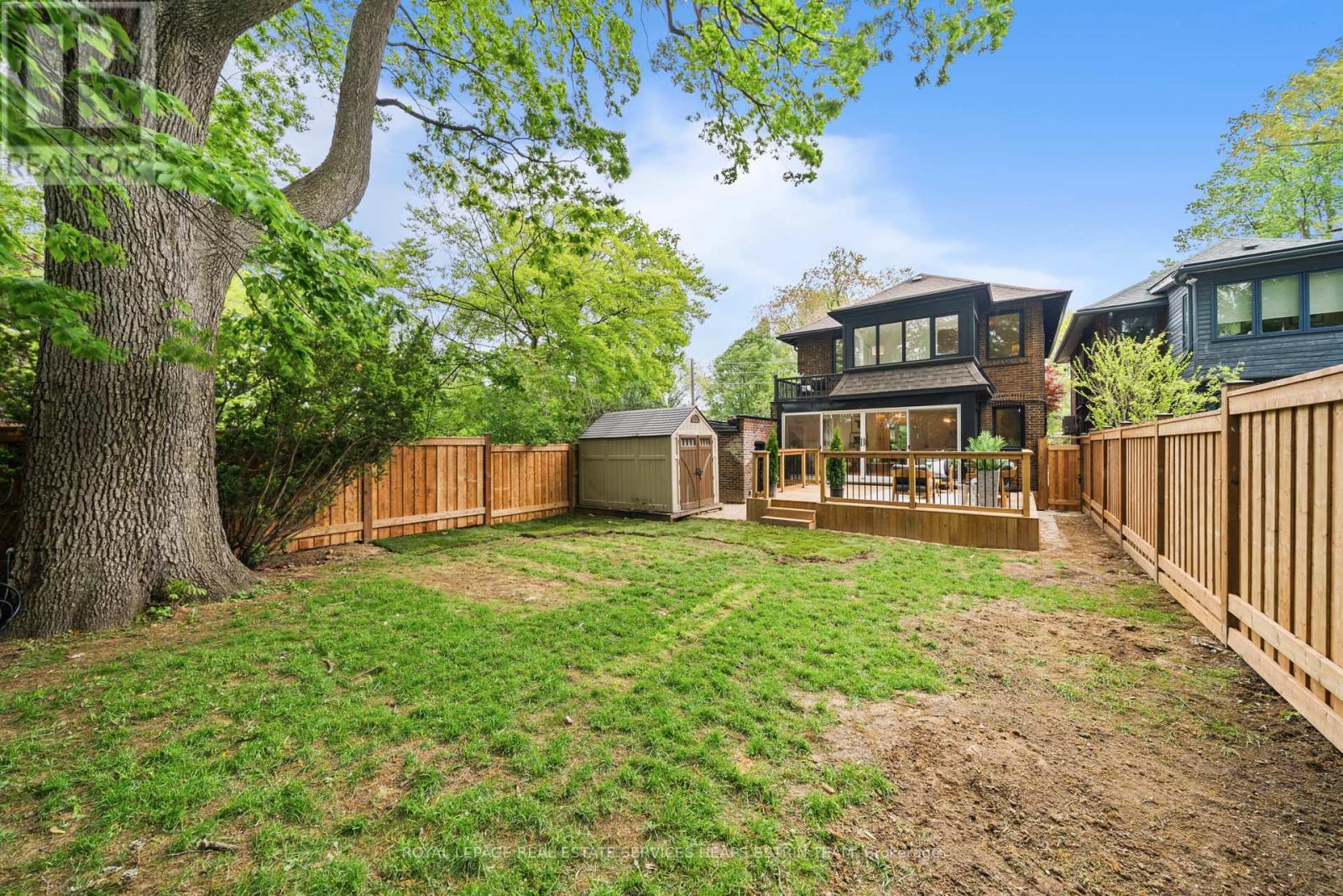












156 WELLAND AVENUE

,
Toronto,




Ontario
M4T2J7

