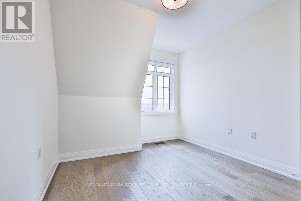 












1663 VELLORE CRESCENT

,
Mississauga,




Ontario
L5G0C3

