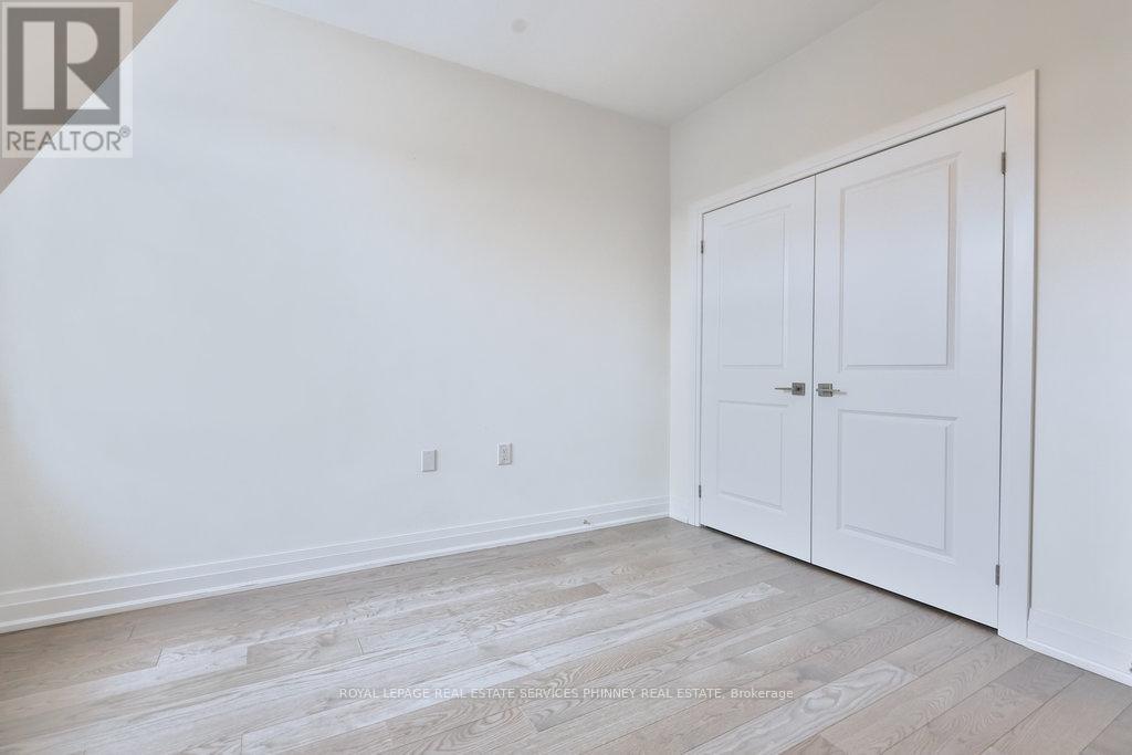 












1663 VELLORE CRESCENT

,
Mississauga,




Ontario
L5G0C3

