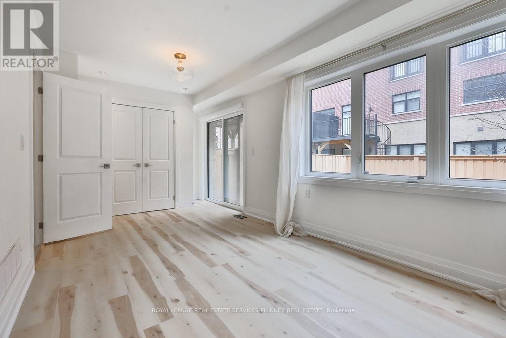 












1663 VELLORE CRESCENT

,
Mississauga,




Ontario
L5G0C3

