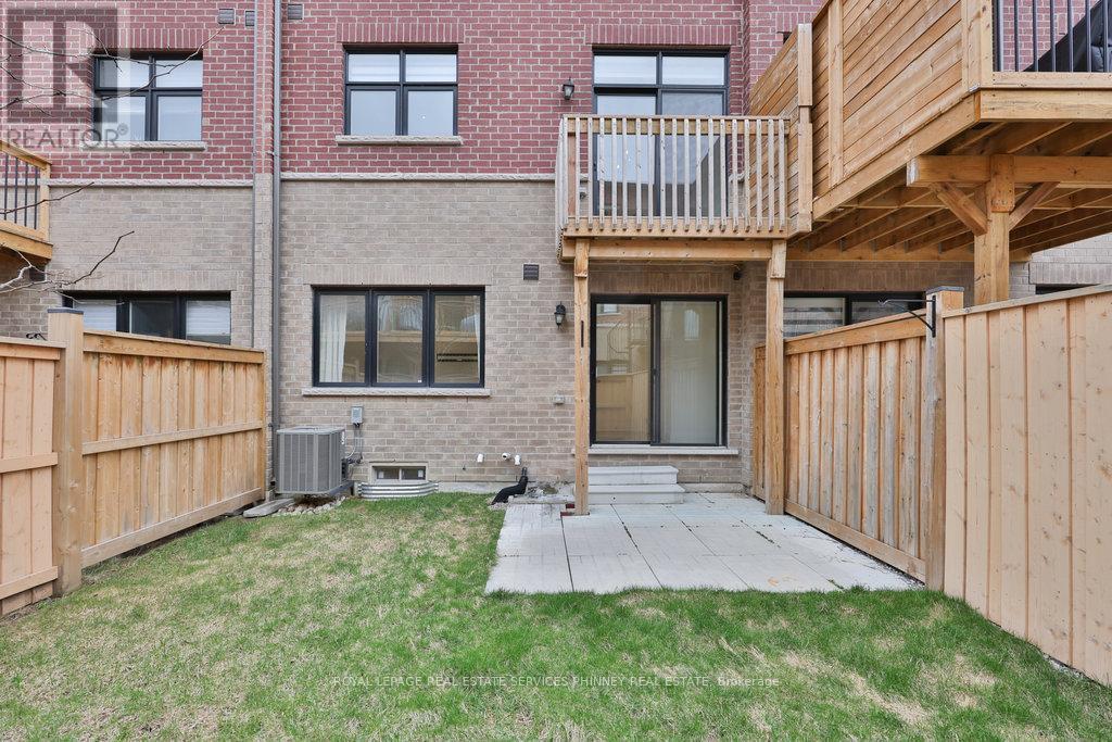 












1663 VELLORE CRESCENT

,
Mississauga,




Ontario
L5G0C3

