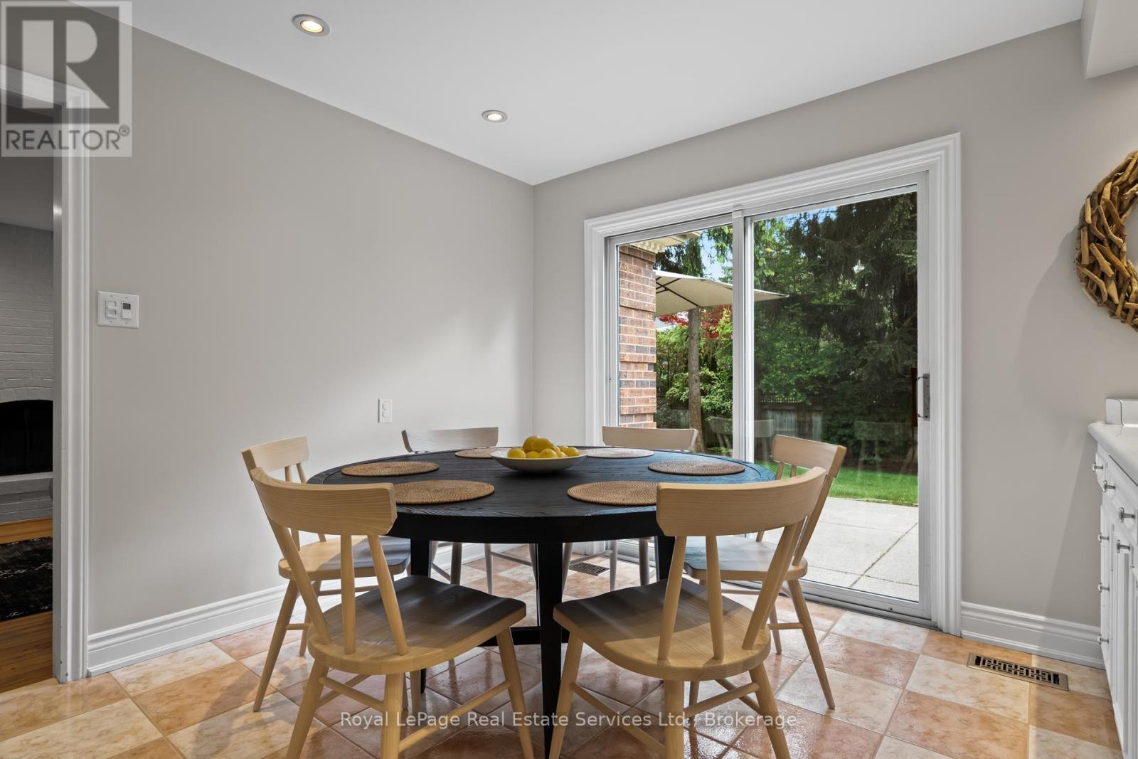 












1036 WENLEIGH COURT

,
Mississauga (Lorne Park),




Ontario
L5H1M8

