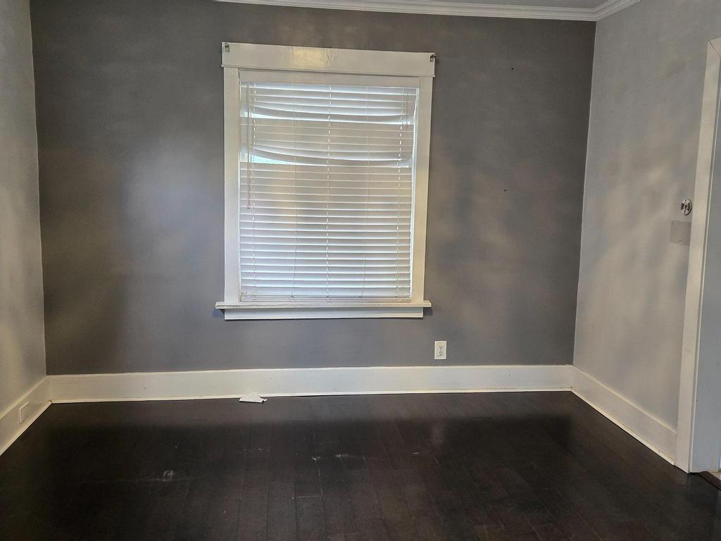 









6405


Barker

Street,
Niagara Falls,




ON
L2G 1Y6

