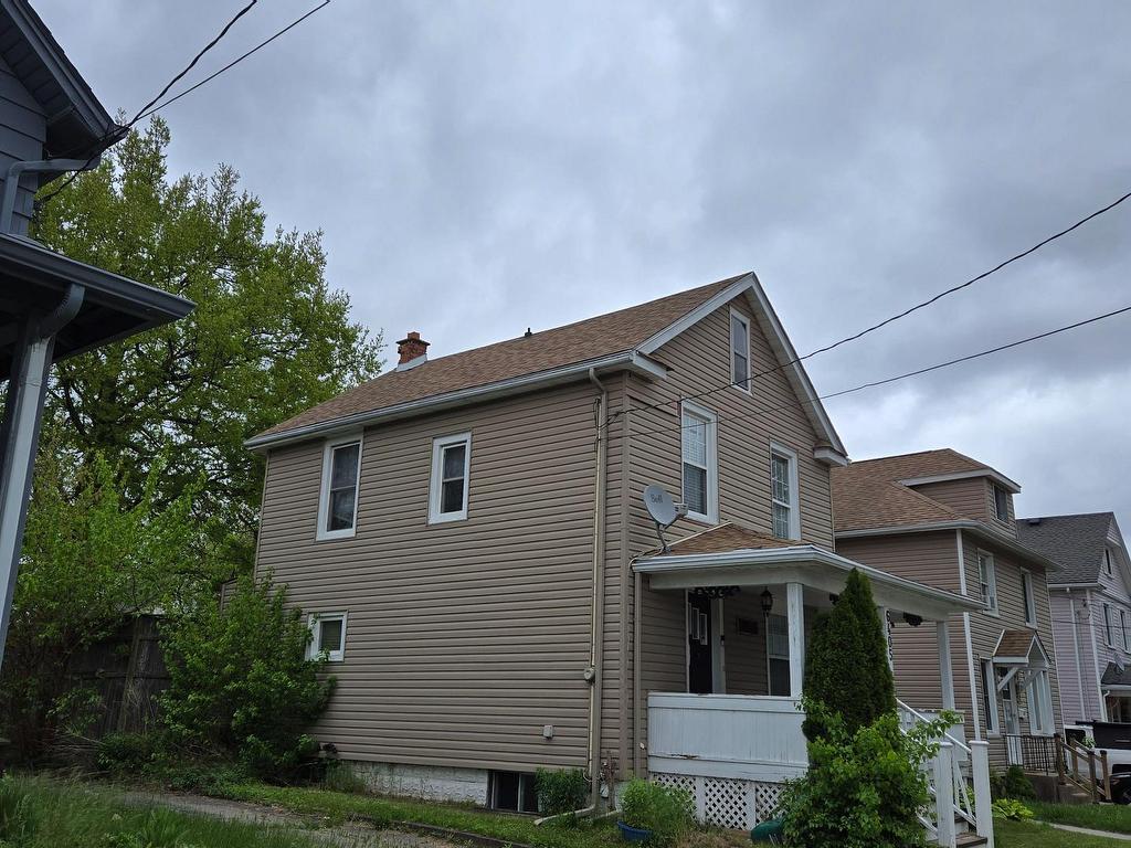 









6405


Barker

Street,
Niagara Falls,




ON
L2G 1Y6

