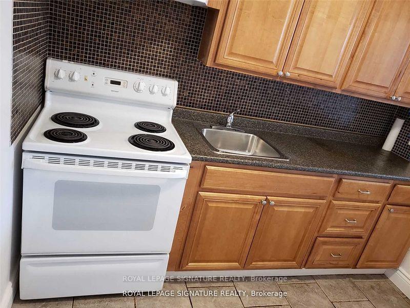 









272


Parliament

Street, 2,
Toronto,




ON
M5A 3A4

