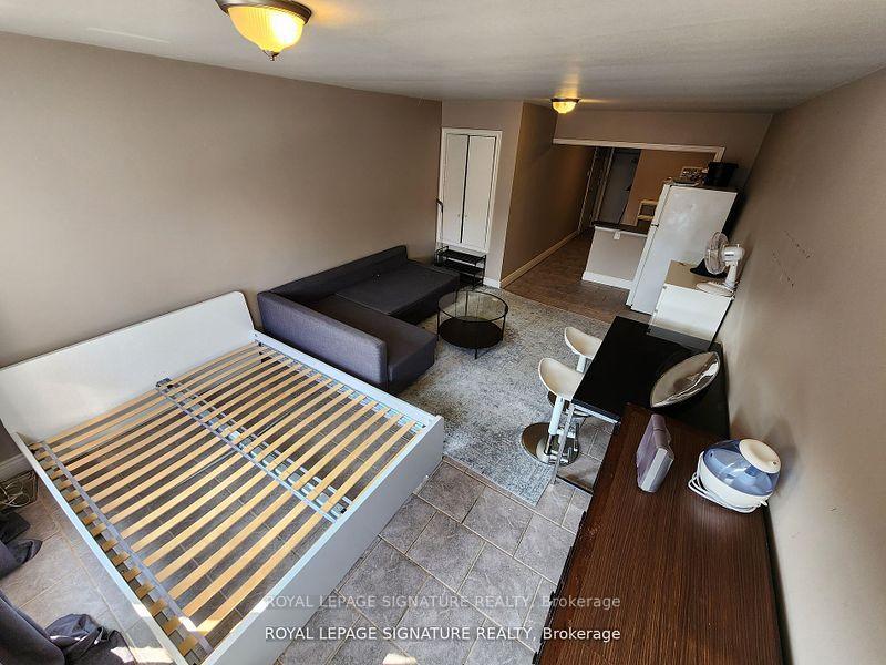 









272


Parliament

Street, 2,
Toronto,




ON
M5A 3A4

