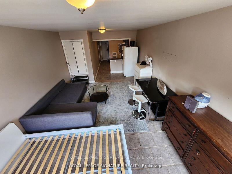 









272


Parliament

Street, 2,
Toronto,




ON
M5A 3A4

