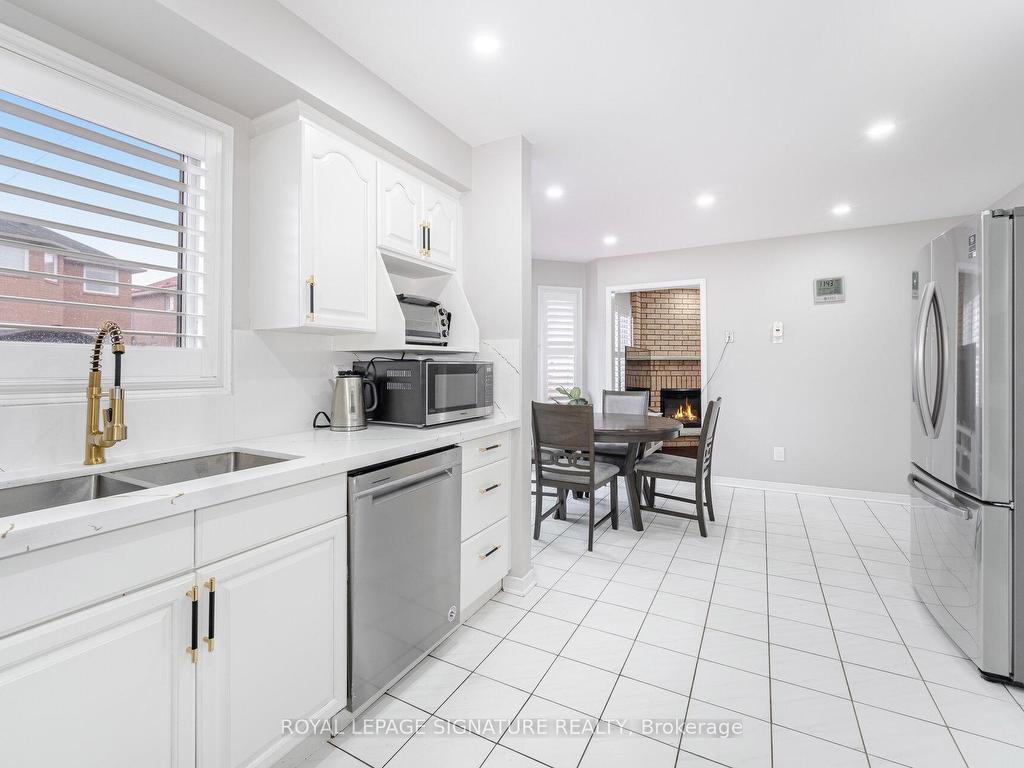 









629


Amesbury

Avenue,
Mississauga,




ON
L5R 3J1

