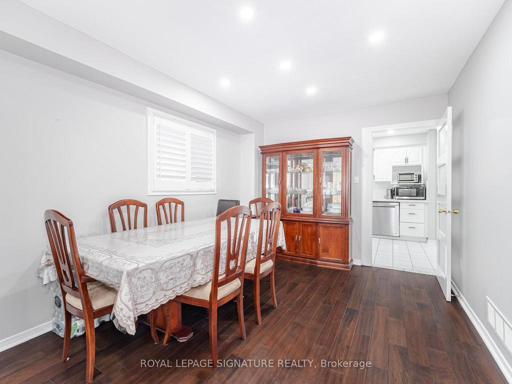









629


Amesbury

Avenue,
Mississauga,




ON
L5R 3J1

