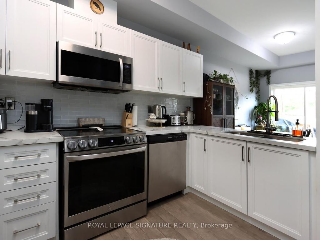 









175


Stanley

Street, 51,
Barrie,




ON
L4M 0G2

