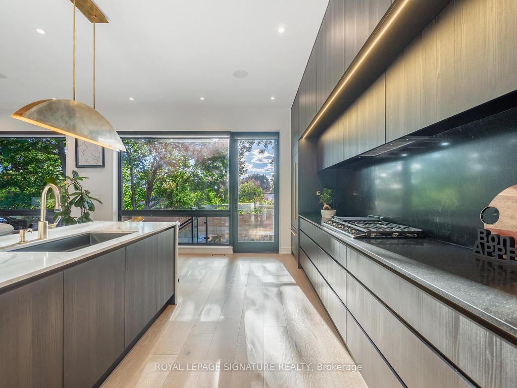 









116


Presley

Avenue,
Toronto,




ON
M1L 3R1

