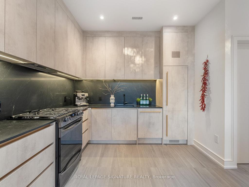 









116


Presley

Avenue,
Toronto,




ON
M1L 3R1

