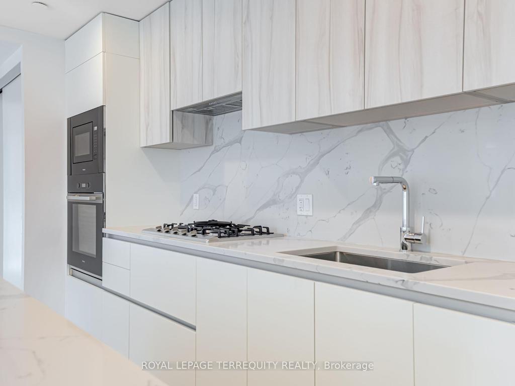 









200


Keewatin

Avenue, 309,
Toronto,




ON
M4P 1Z8

