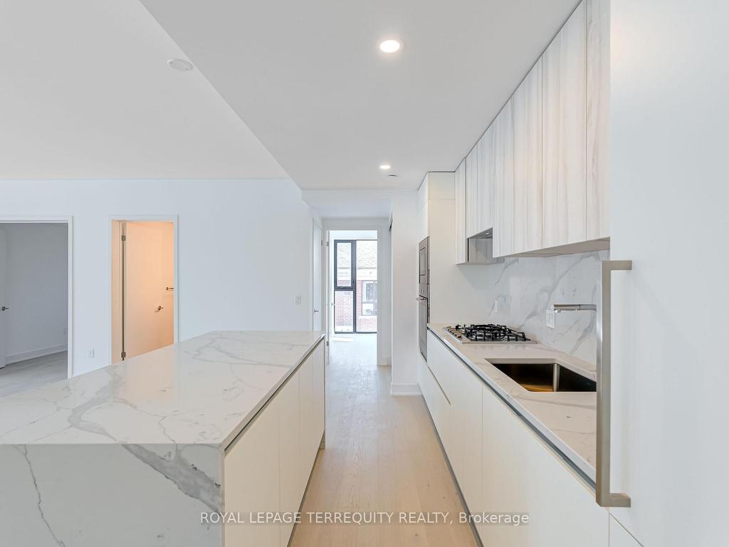 









200


Keewatin

Avenue, 309,
Toronto,




ON
M4P 1Z8

