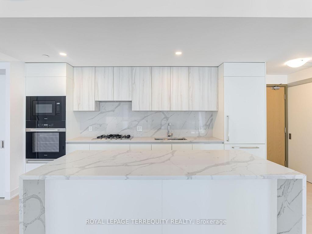 









200


Keewatin

Avenue, 309,
Toronto,




ON
M4P 1Z8

