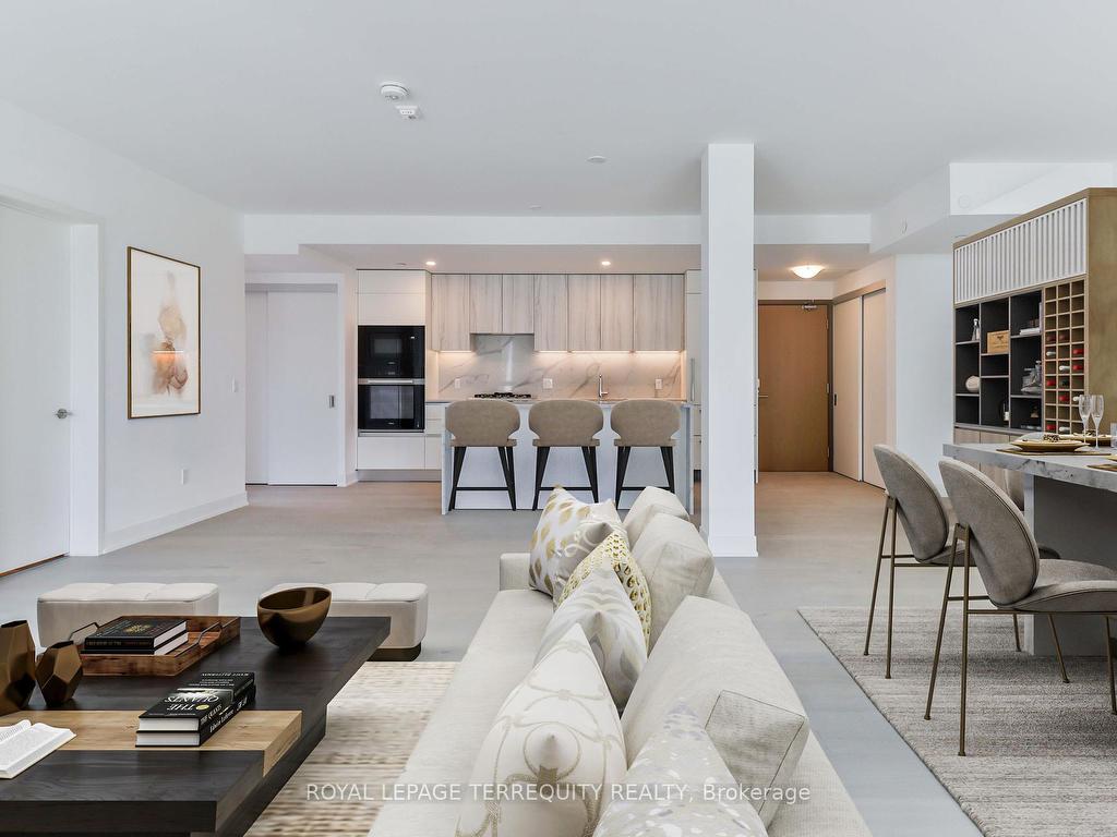 









200


Keewatin

Avenue, 309,
Toronto,




ON
M4P 1Z8

