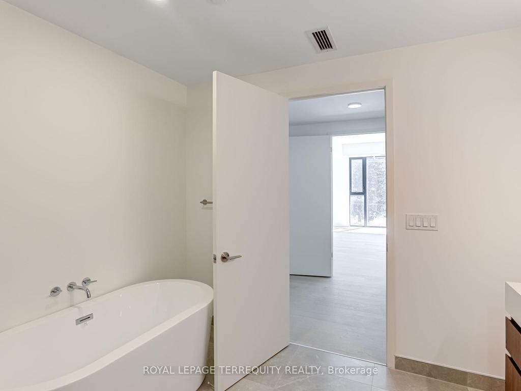 









200


Keewatin

Avenue, 309,
Toronto,




ON
M4P 1Z8


