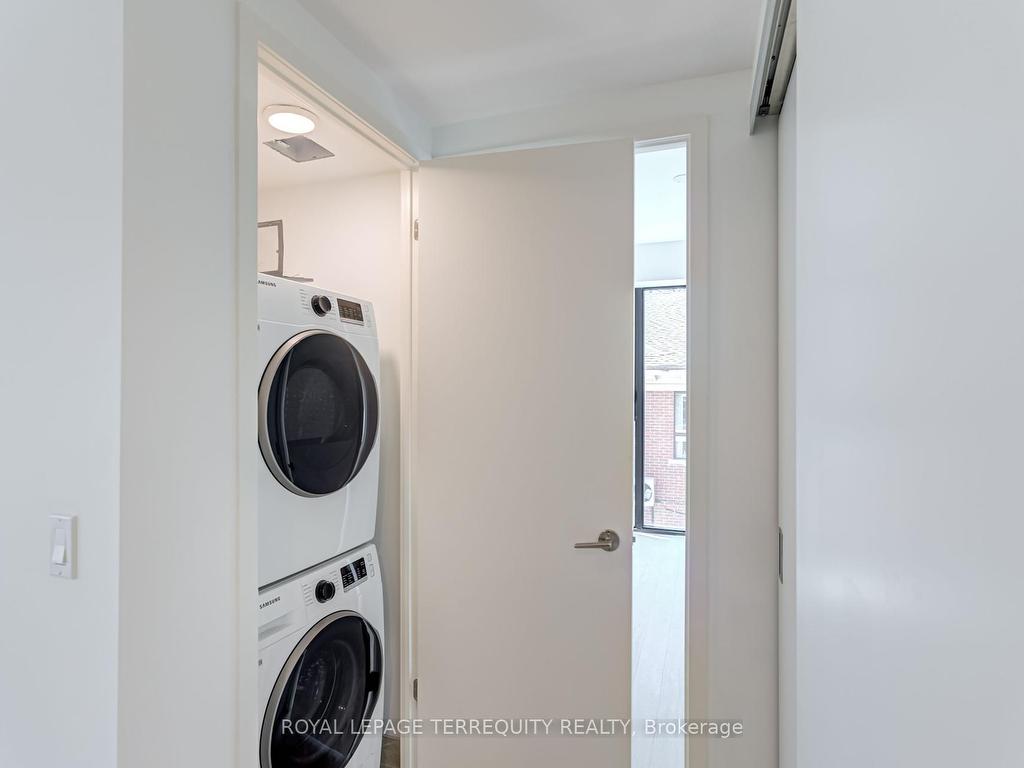 









200


Keewatin

Avenue, 309,
Toronto,




ON
M4P 1Z8

