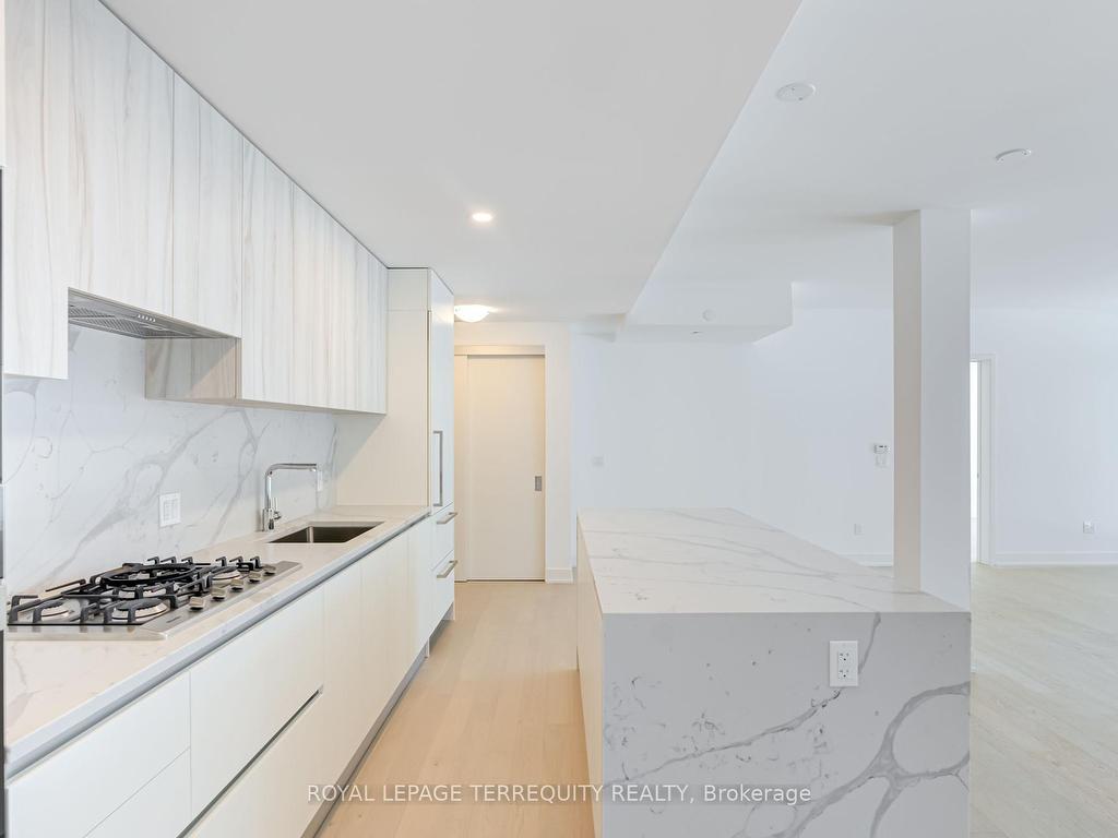 









200


Keewatin

Avenue, 309,
Toronto,




ON
M4P 1Z8

