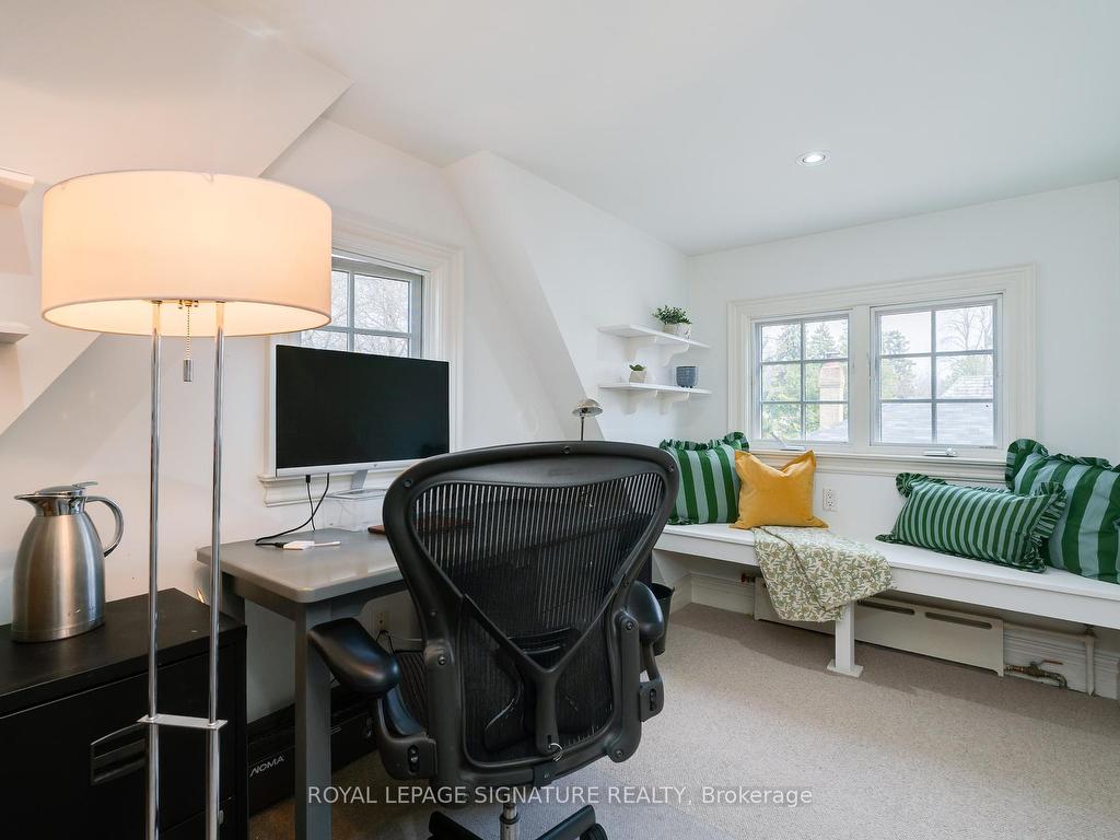 









18


Weybourne

Crescent,
Toronto,




ON
M4N 2R3

