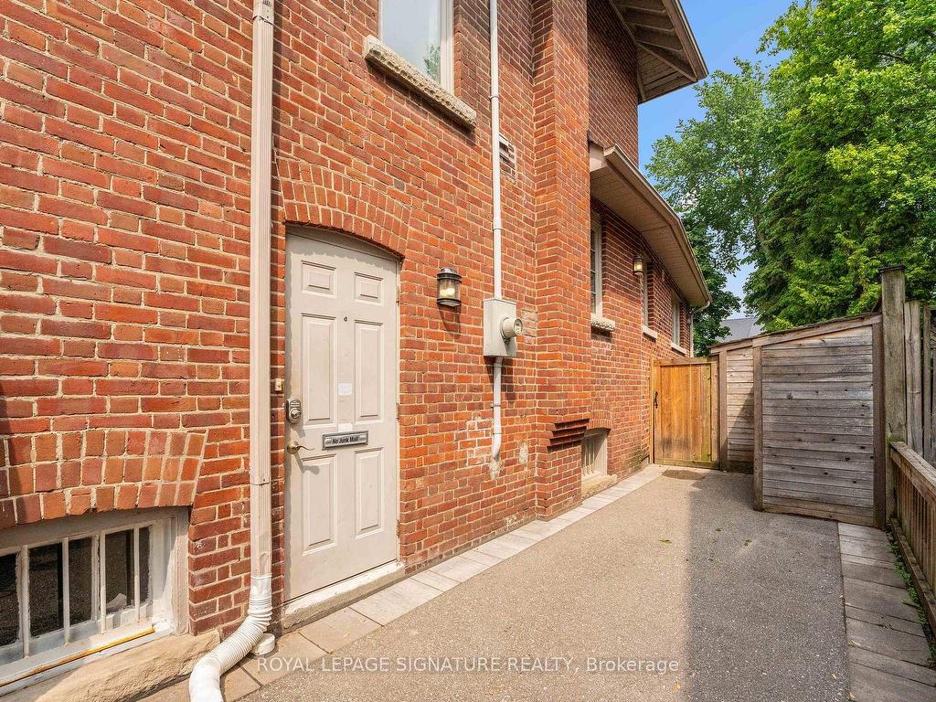 









18


Weybourne

Crescent,
Toronto,




ON
M4N 2R3

