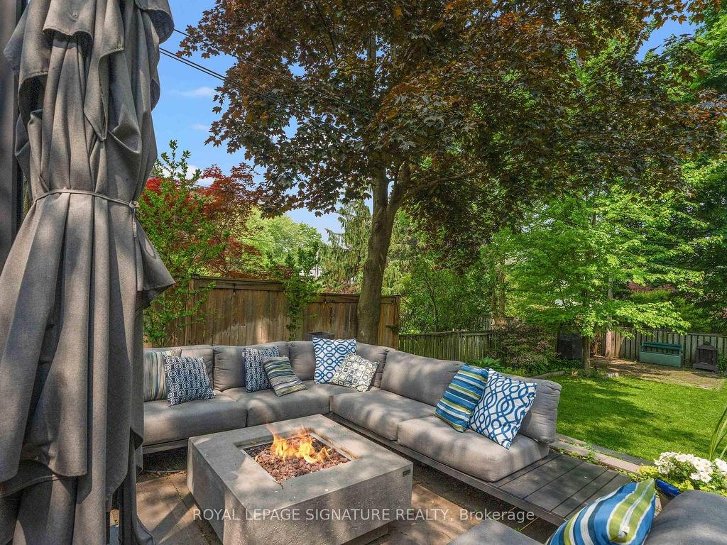 









18


Weybourne

Crescent,
Toronto,




ON
M4N 2R3


