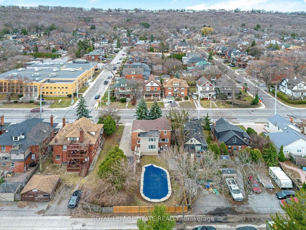 









366


Aberdeen

Avenue,
Hamilton,




ON
L8P 2R5

