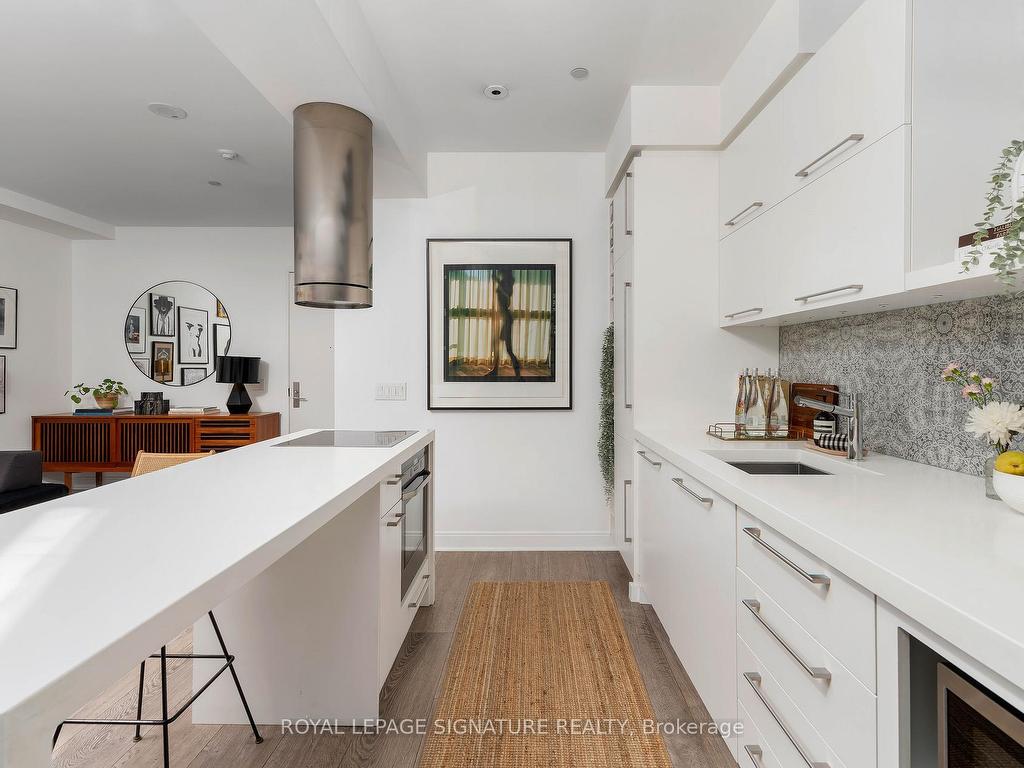 









1


Scott

Street, 211,
Toronto,




ON
M5E 1A1

