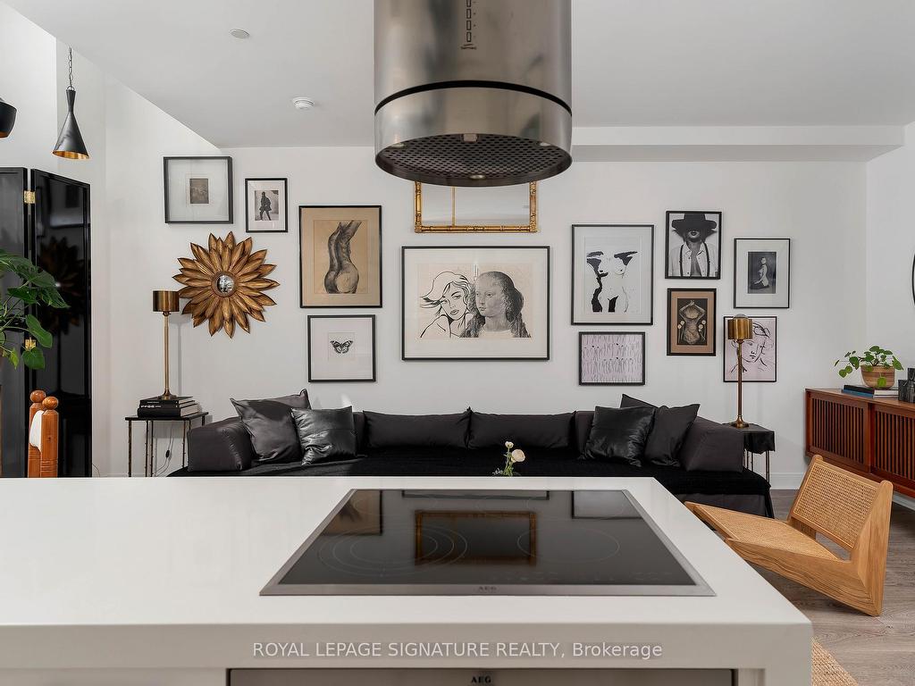 









1


Scott

Street, 211,
Toronto,




ON
M5E 1A1


