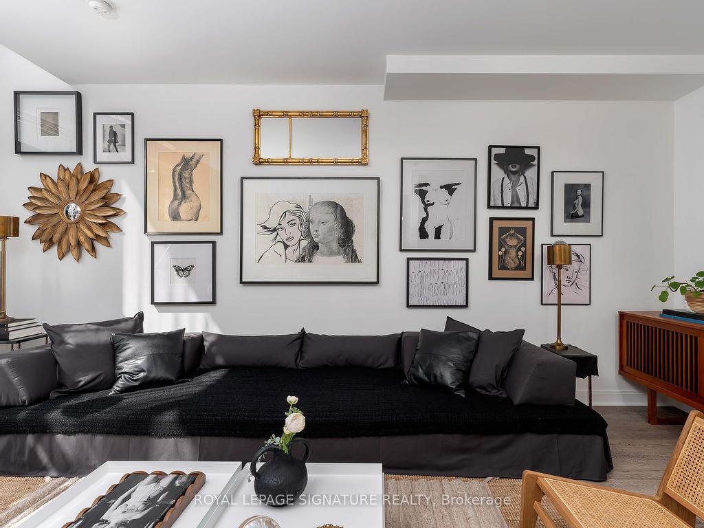 









1


Scott

Street, 211,
Toronto,




ON
M5E 1A1

