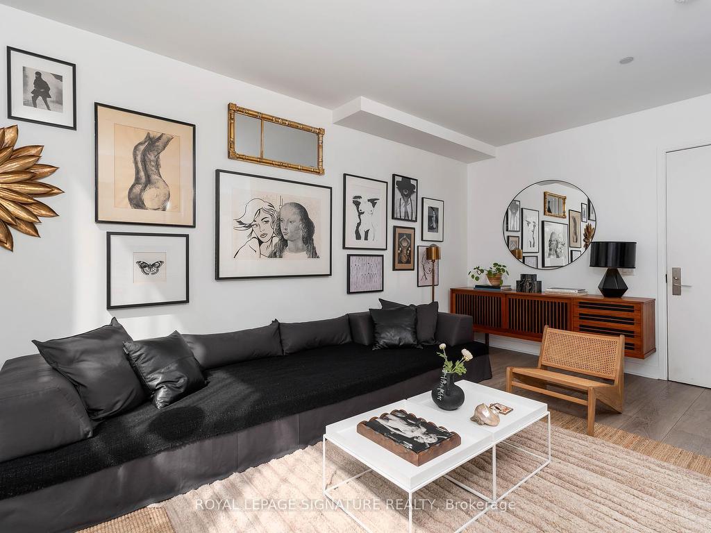 









1


Scott

Street, 211,
Toronto,




ON
M5E 1A1

