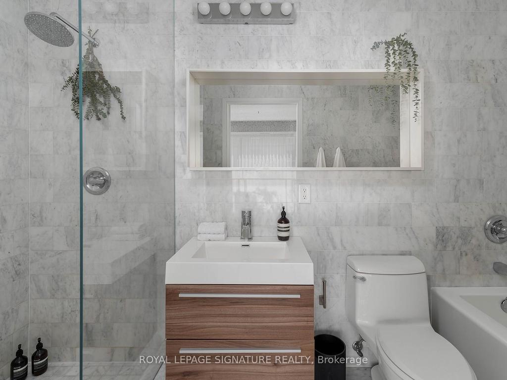 









1


Scott

Street, 211,
Toronto,




ON
M5E 1A1

