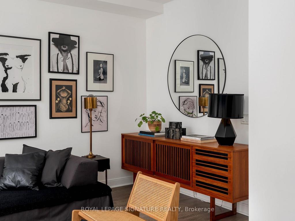 









1


Scott

Street, 211,
Toronto,




ON
M5E 1A1

