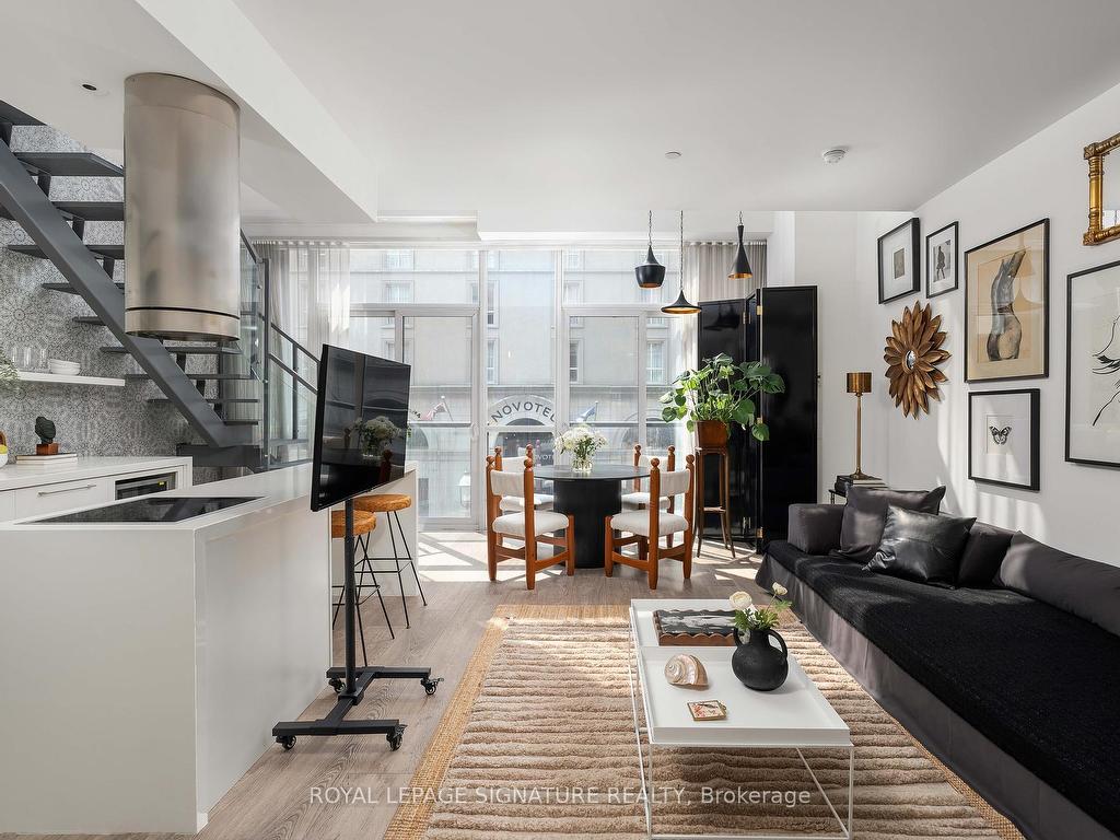 









1


Scott

Street, 211,
Toronto,




ON
M5E 1A1


