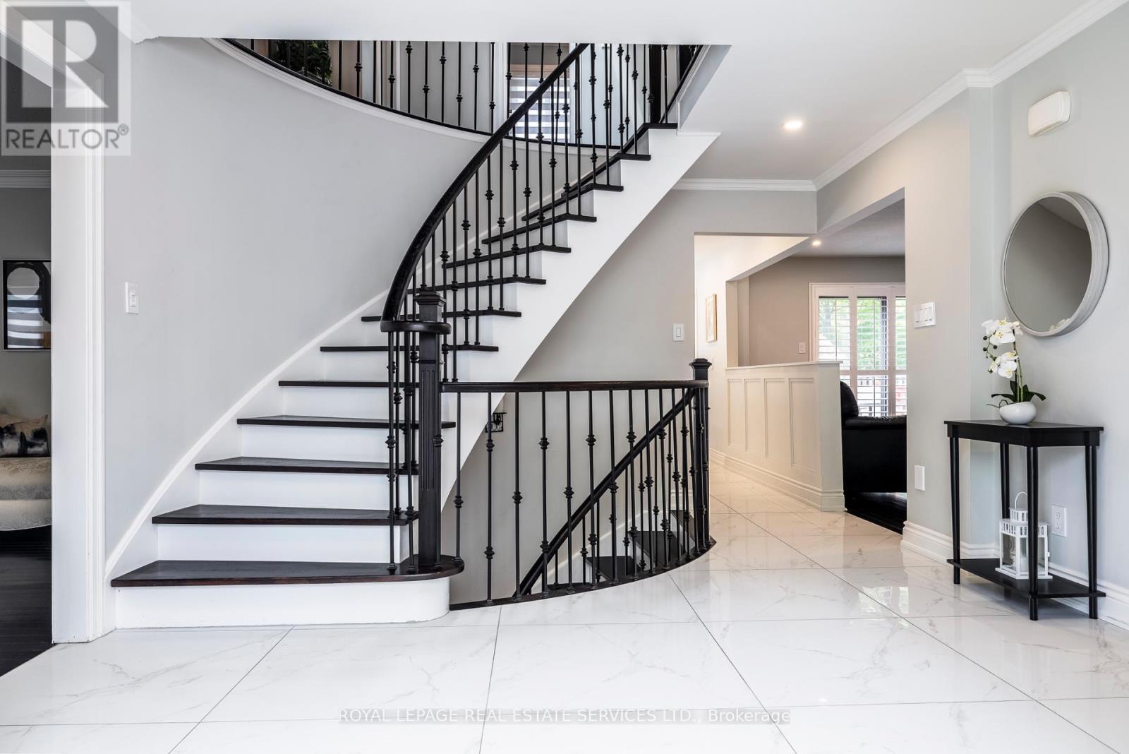 












6 DAWNRIDGE TRAIL

,
Brampton,




Ontario
L6Z2A1

